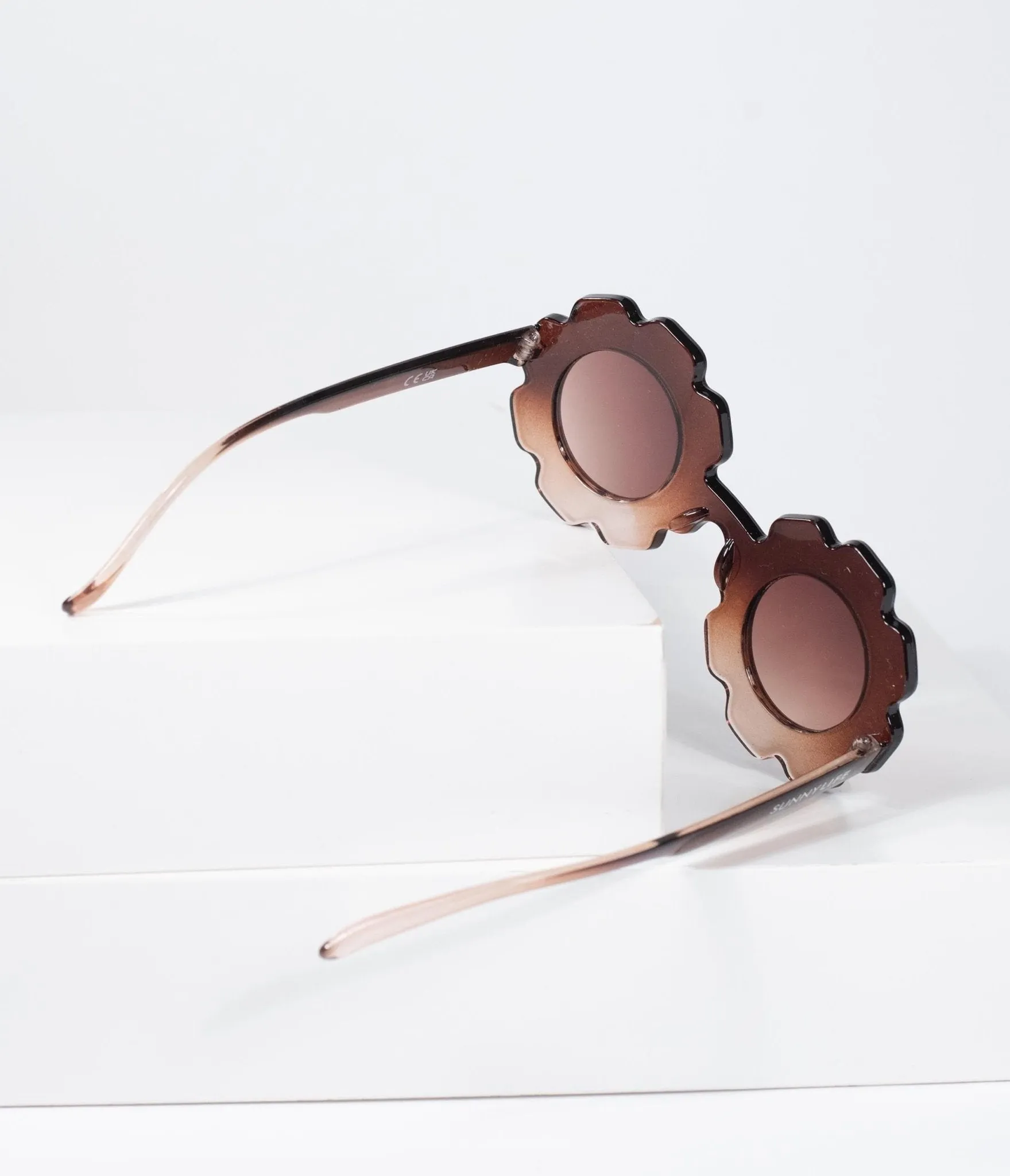 1970s Brown Ombre Daisy Summer Sunglasses