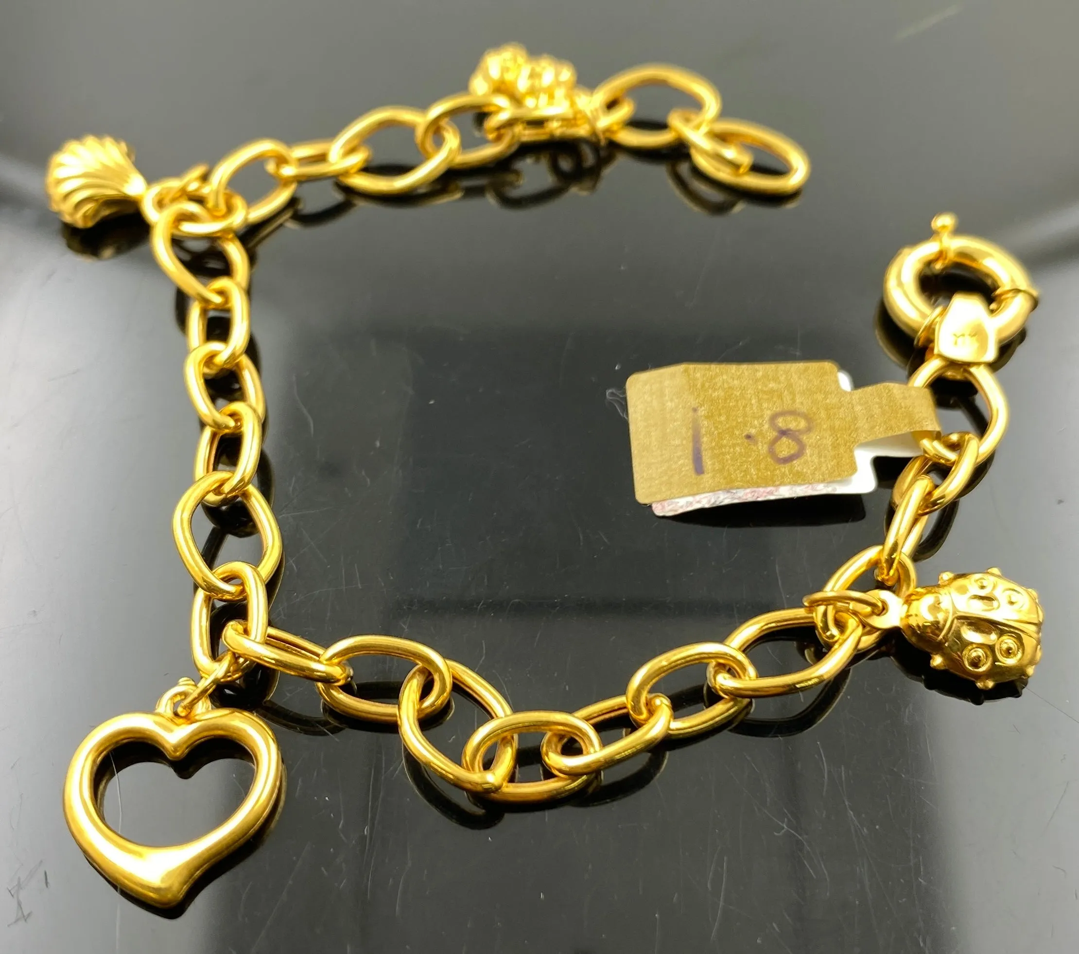 21k Solid Gold Simple Ladies Bracelet with Heart and Shell Charms b7184