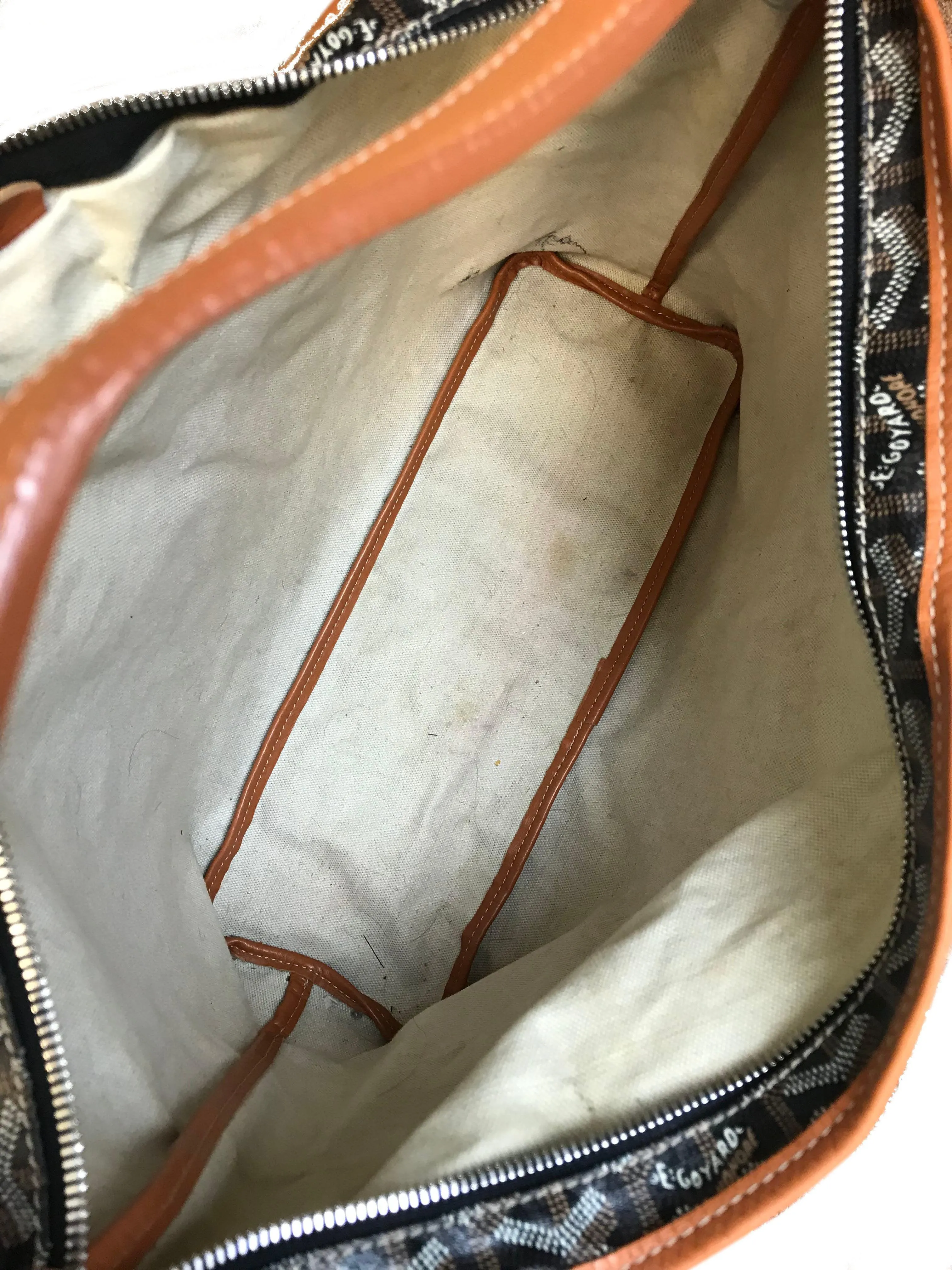 Goyard Chevron Fidji Zip Hobo