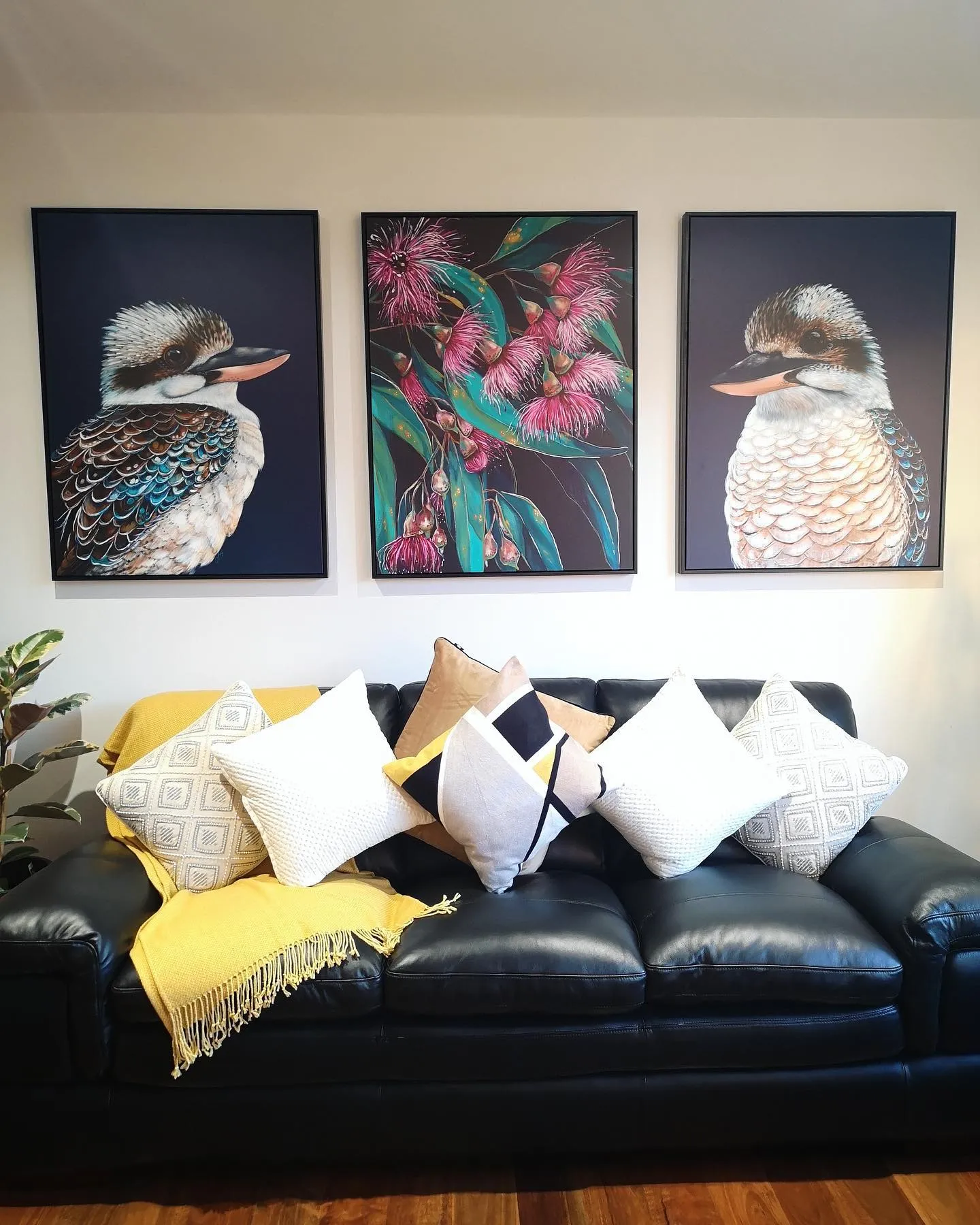 'Ollie' The Laughing Kookaburra canvas print