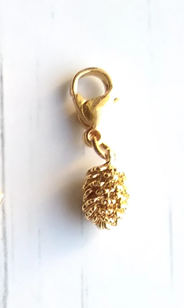 Pinecone Simple Charm